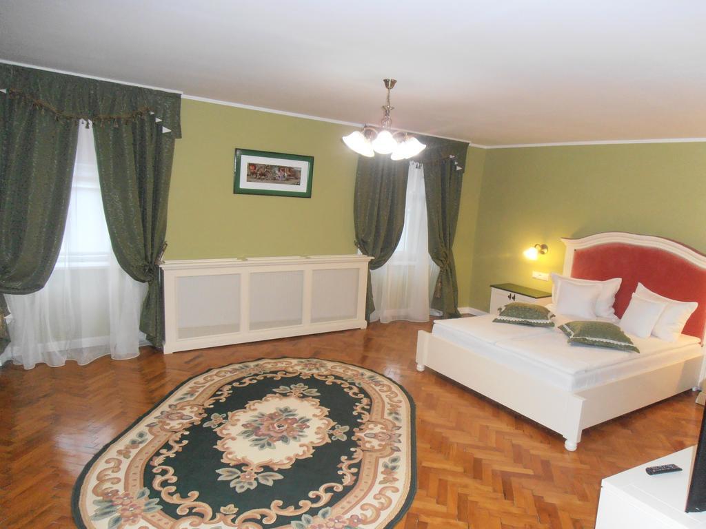 Zum Weissen Lamm Residence Сібіу Номер фото